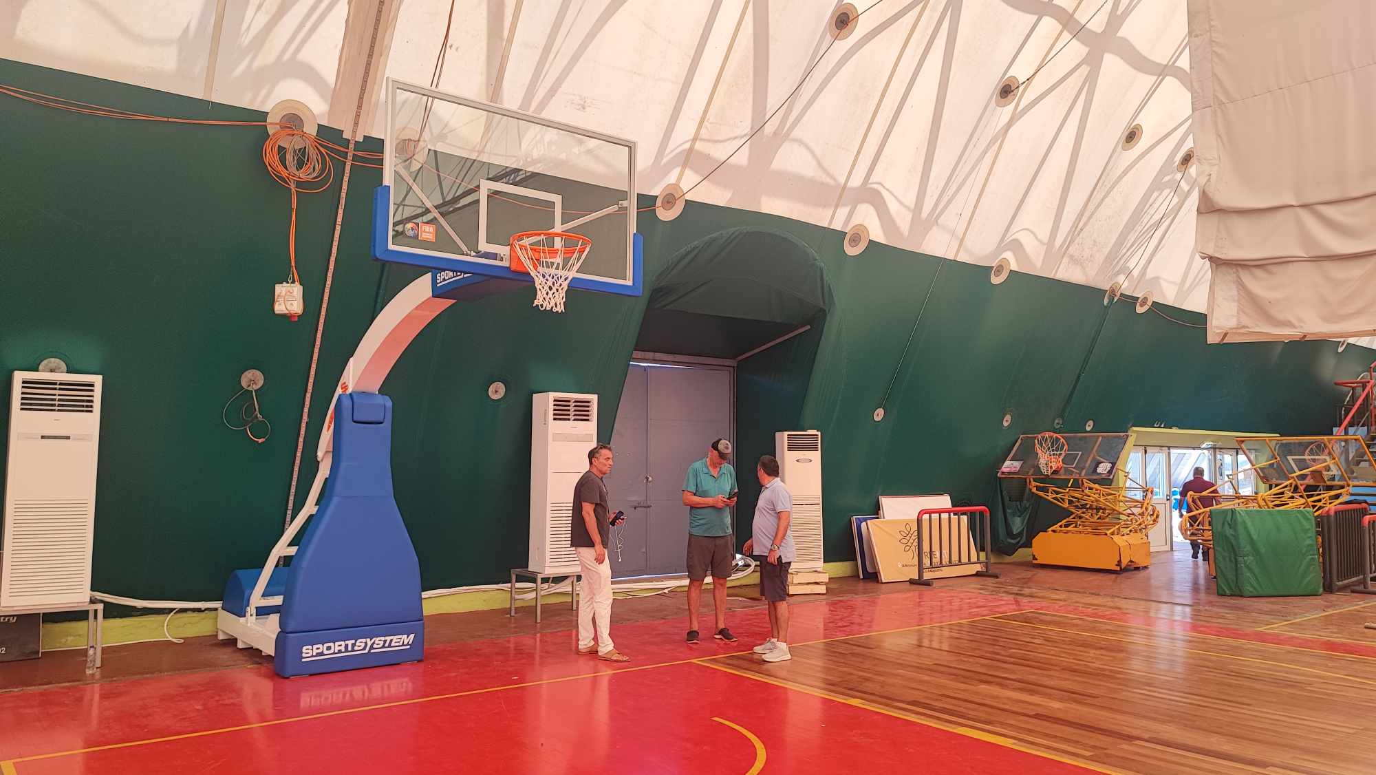 Καλαμάτα: Νέες μπασκέτες προδιαγραφών FIBA στην Τέντα (pics)
