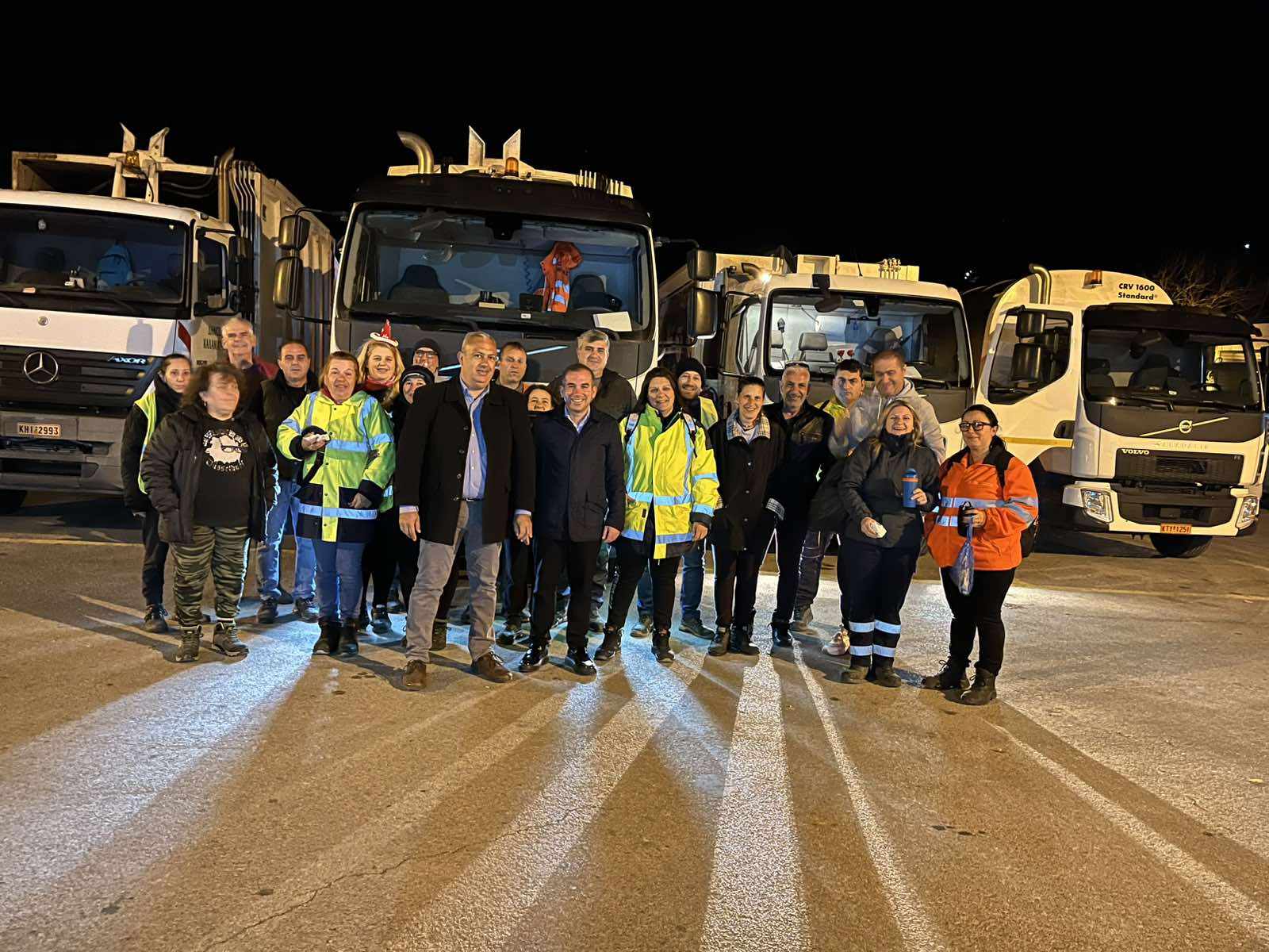 Φωτογραφία στα Συνεργεία του Δήμου τα ξημερώματα της Πρωτοχρονιάς 2025