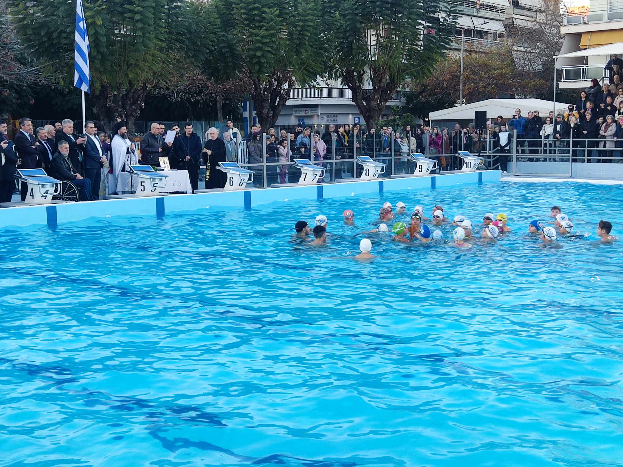Φωτογραφία από τον Αγιασμό των υδάτων στο Κολυμβητήριο