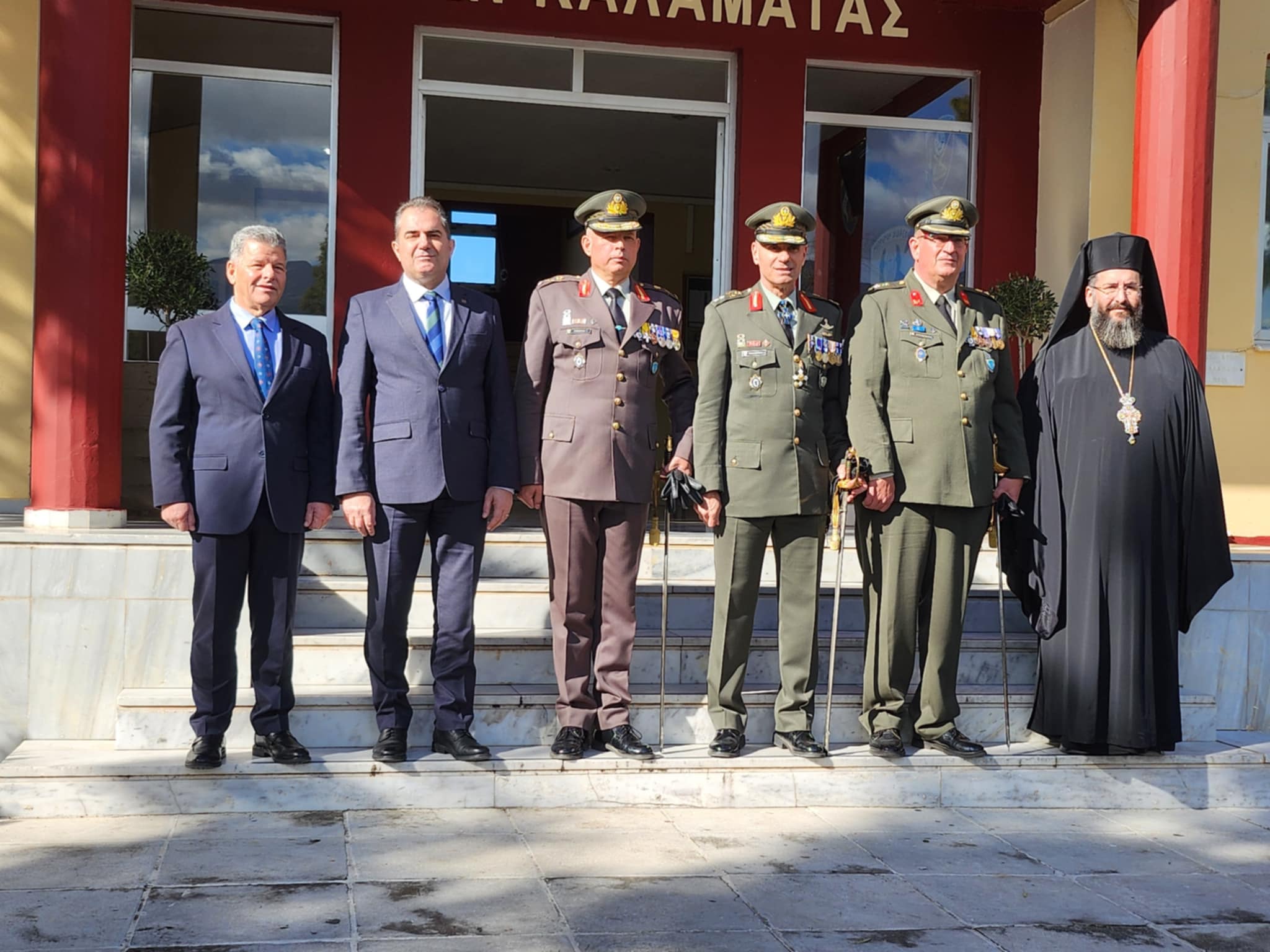 Φωτογραφία από την τελετή παράδοσης - παραλαβής της διοίκησης του 9ου Συντάγματος Πεζικού